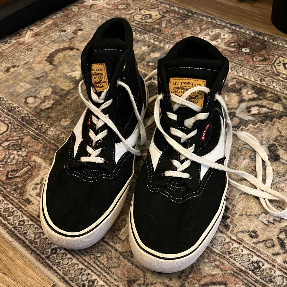Men’s Black Hightop Levi Sneakers